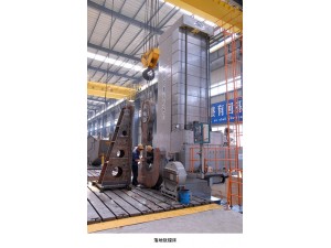 赤壁蒲圻起重機(jī)械數(shù)控臥式鏜床車間。